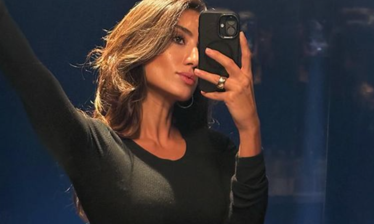 NAJVRELIJA NOVINARKA "GORI" U ZVEZDINOJ OPREMI, A TU JE I BLEKI: Uživajte u prizoru (FOTO)