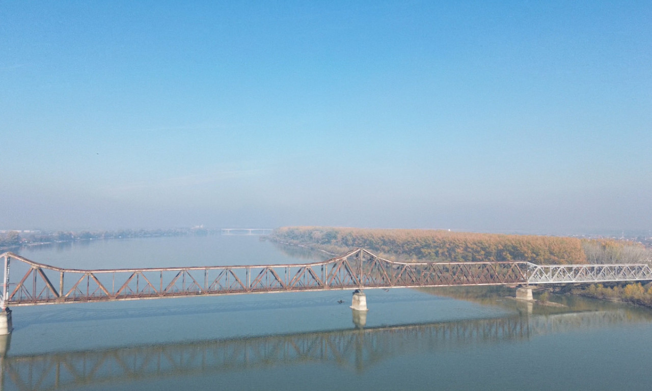 VANREDNO STANJE U ŠAPCU Sava preti da se izlije, ekipe za odbranu od poplava na terenu