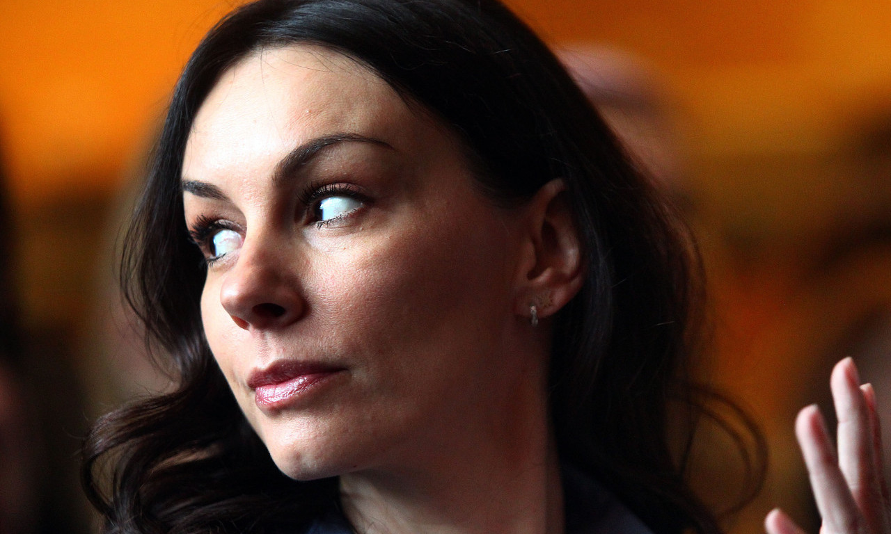 DNEVNI HOROSKOP ZA ČETVRTAK, 21. AVGUST Bik razmišlja o novcu, Vodolija planira da da otkaz, Ribe osećaju povezanost...