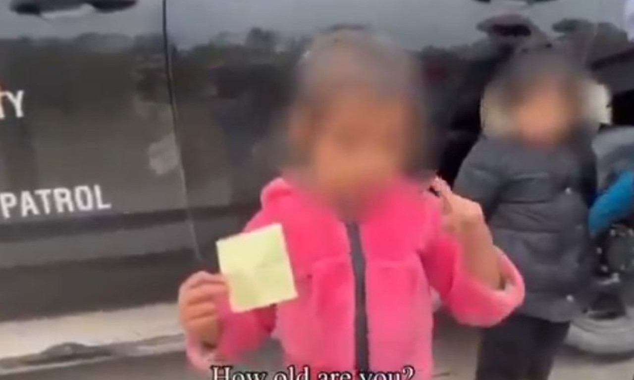 POGLEDAJTE SNIMAK KOJI JE RASPLAKAO PLANETU: Devojčica (2) se pojavila sama na granici i tražila samo jedno