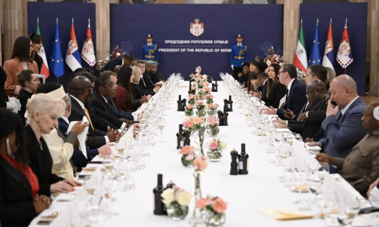 VUČIĆ I PRVA DAMA PRIREDILI GALA VEČERU Pokazali predsedniku Ekvatorijalne Gvineje pravo srpsko gostoprimstvo (FOTO)