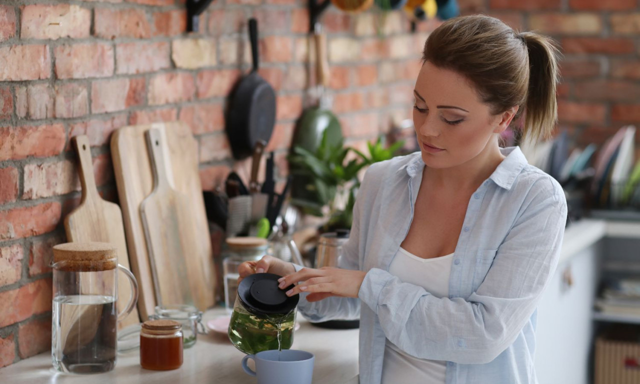NI ČAJ NE ZNAMO DA SKUVAMO Ne sipa se proključala voda, a zbog ovih sitnica napitak totalno menja ukus