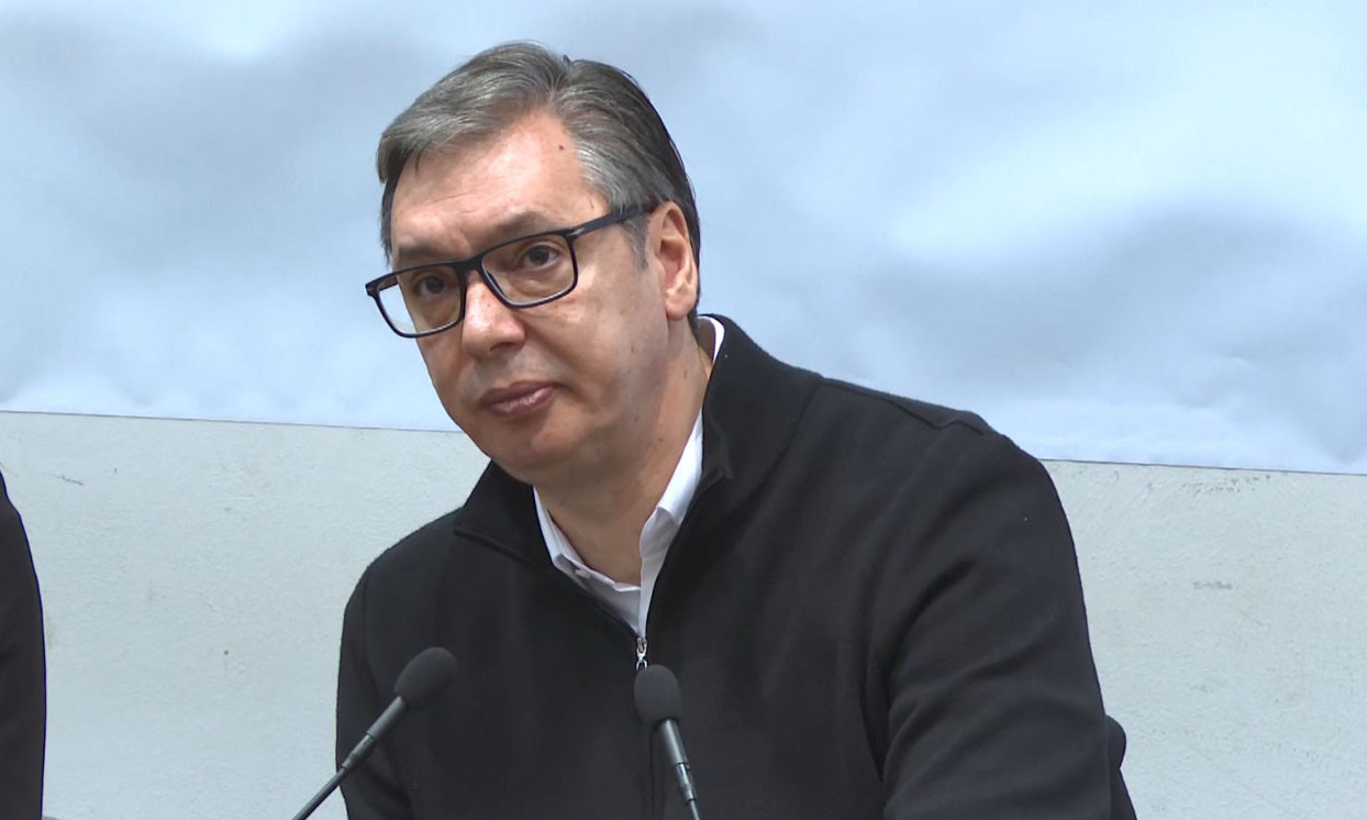 VUČIĆ OTKRIO: Ovo je knjiga koju bi mladi trebalo da čitaju!