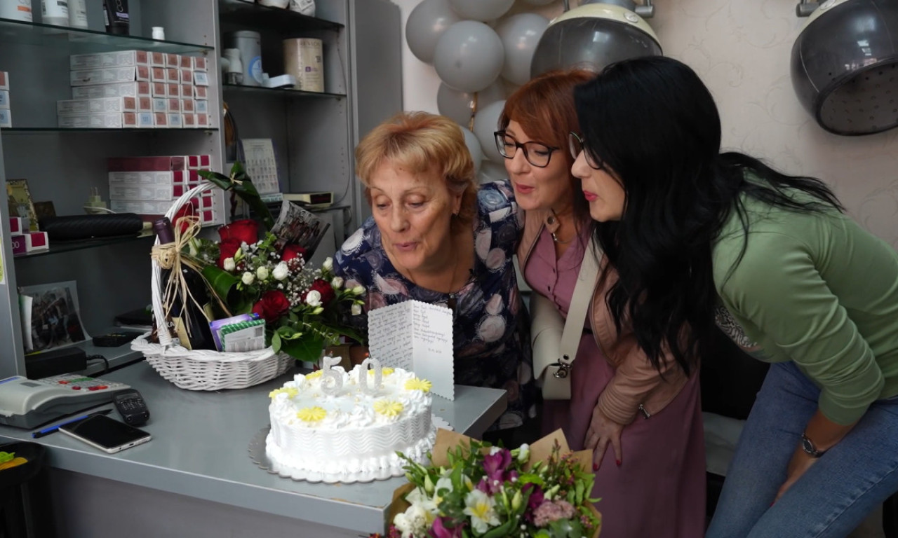 POLA VEKA ULEPŠAVA LOZNIČANKE: Frizerki Bobani koleginice poklonom poslale posebnu poruku, a želja im je samo jedna