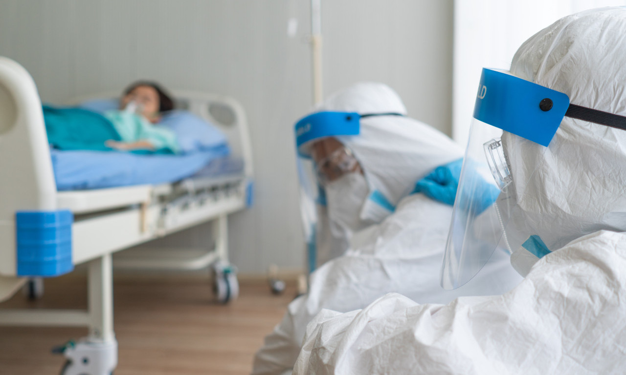 BOLNICE I AMBULANTE PUNE ZARAŽENIH OD KORONE Lekari sve češće padaju s nogu