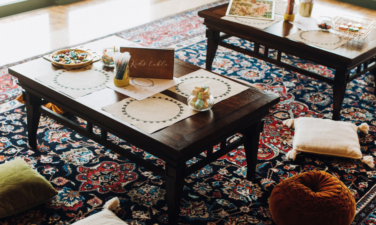 NEMATE PARA? Ova boja tepiha privlači novac, tvrde stručnjaci, a ko nema tu boju neka stavi ovo ispod njega!