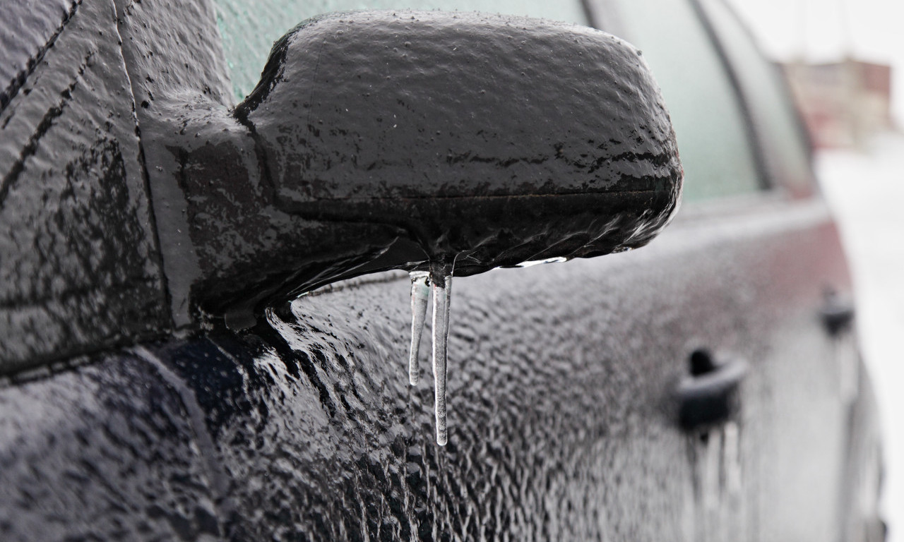 RHMZ IZDAO UPOZORENJE ZBOG OPASNE POJAVE Očekuje nas večeras i tokom noći - savetuje se poseban oprez