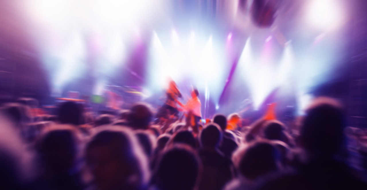 TINEJDŽER BACIO BOMBU NA FESTIVALU Ima poginulih, među teško povređenima i dete! (FOTO)