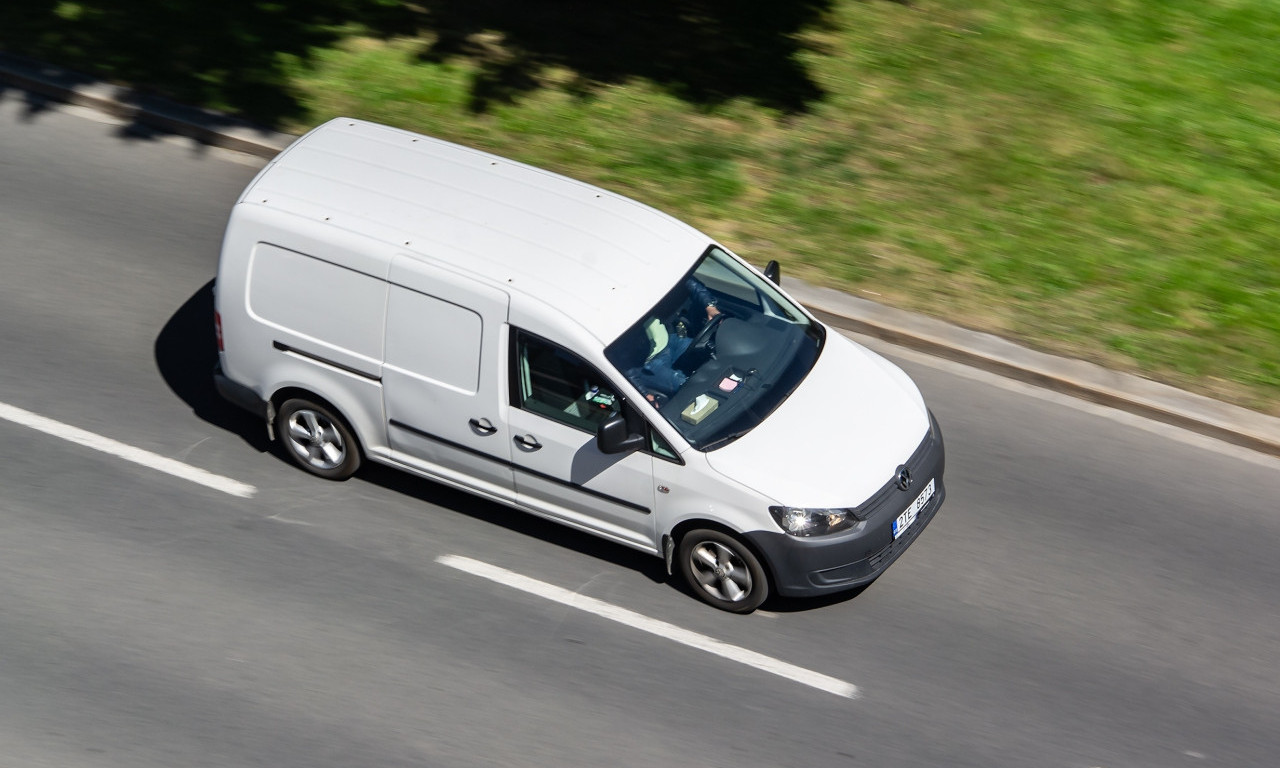 PANIKA MEĐU RODITELJIMA U VRANJU: Prijava o belom kombiju koji je presreo dete digla uzbinu u osnovnim školama