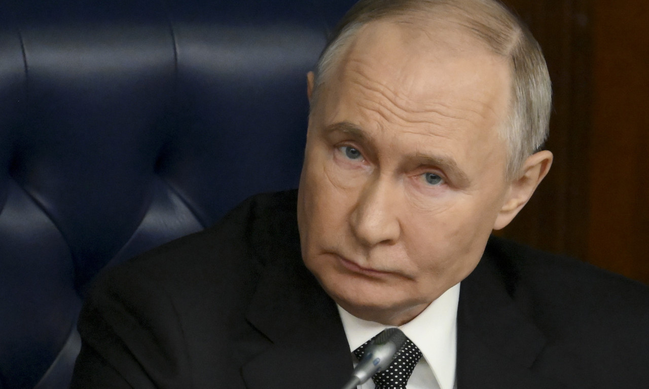 OSAM STVARI KOJE PODGREVAJU SUMNJE U PUTINOVO ZDRAVLJE Od „mlitavih nogu“ do priča o dvojnicima uoči putovanja u Aljasku