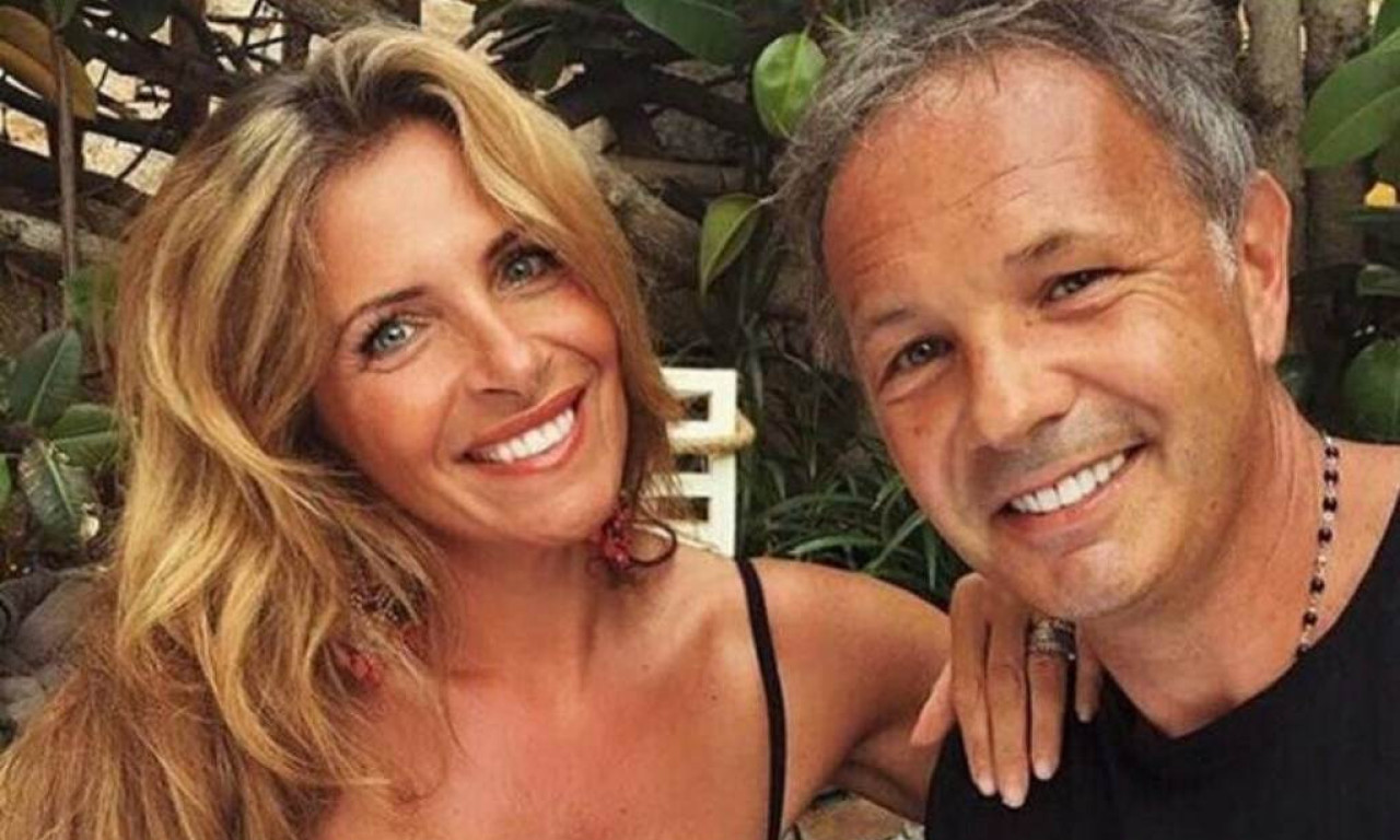 POKLON KOJI JE DIRNUO I PAPU Arijana otkrila šta je Siniša Mihajlović uručio poglavaru Rimokatoličke crkve (FOTO)