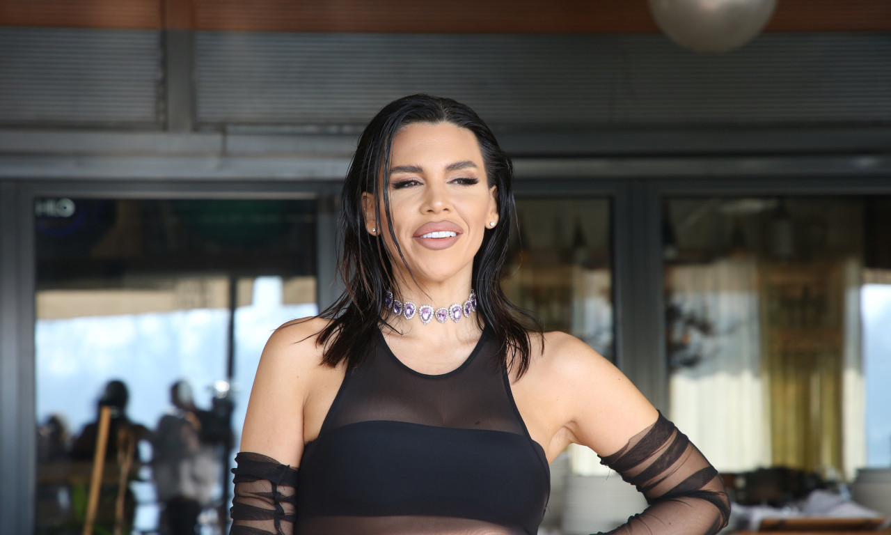 PRVO OGLAŠAVANJE KAJE OSTOJIĆ NAKON UDESA "Doživeli smo ogroman stres, auto je izgubio kontrolu i udario u bankinu"