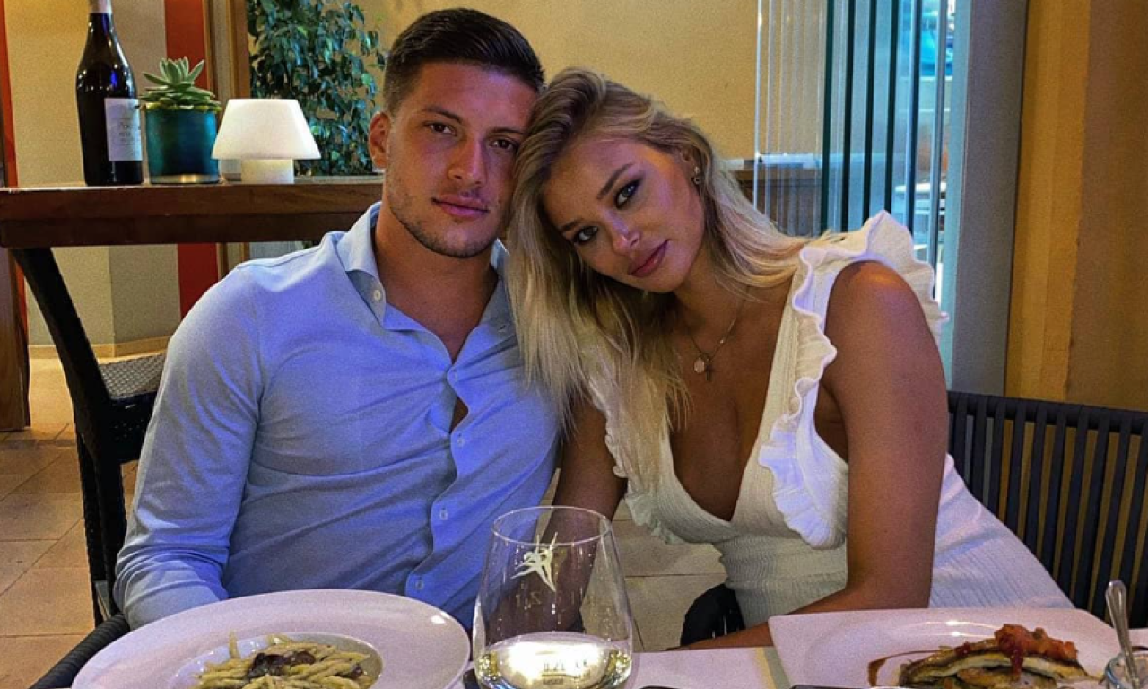 SOFIJA MILOŠEVIĆ ZABLISTALA NA DERBIJU Bodrila Jovića dok je srušio Inter i odveo Milan u finale! (FOTO)