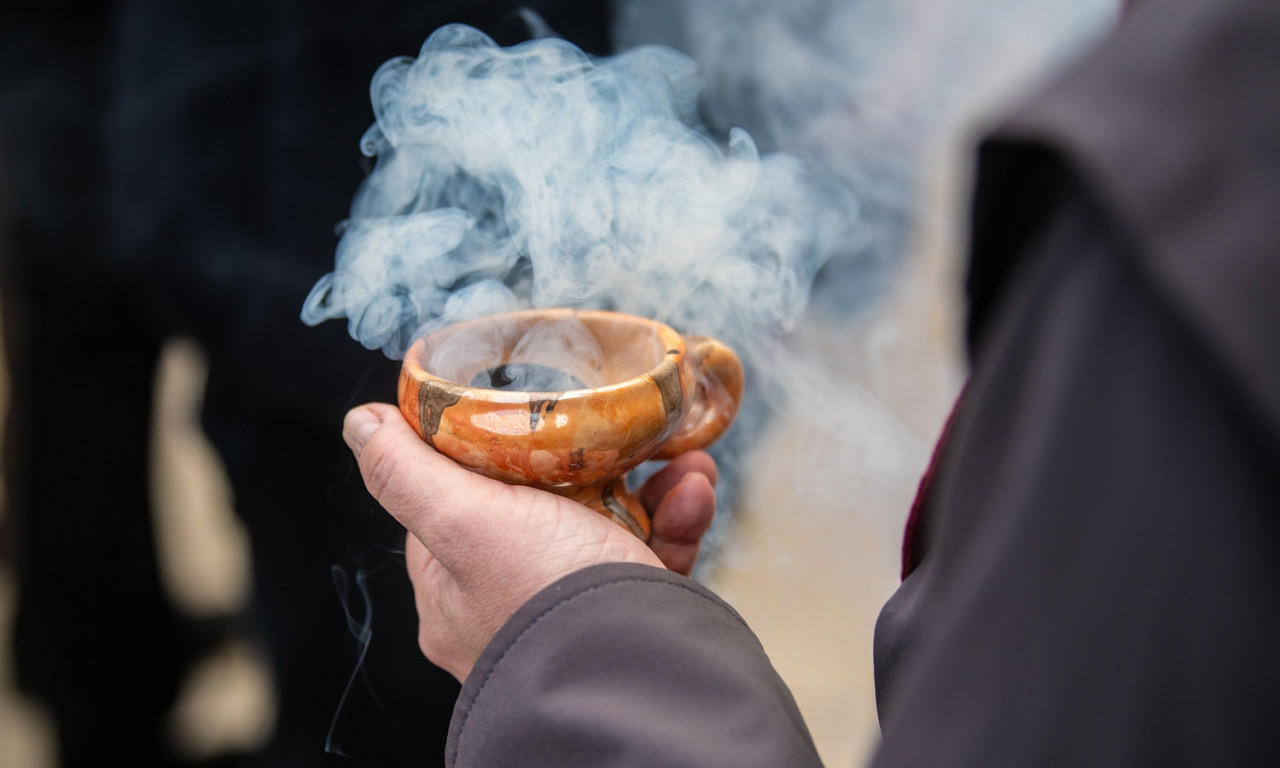 KAĐENJE DOMA NA VELIKI PRAZNIK Tamjan bez ovoga nema svrhu – pravilo koje vernici najčešće zaborave