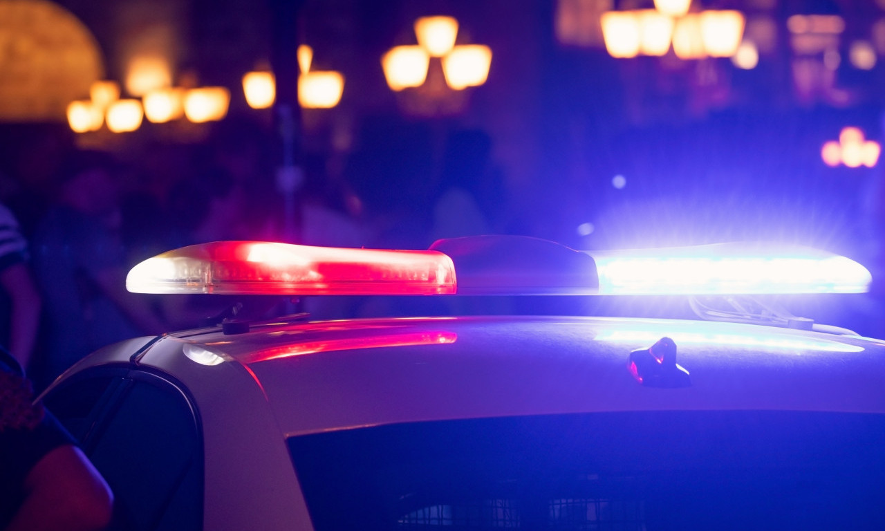 POLICIJA UPALA U SKLADIŠTE I NAŠLA ŠESTORO DECE! Najmlađe imalo samo dva meseca, ovo su jezivi detalji!