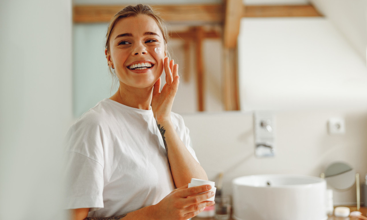NIJEDNA KREMA NE UKLANJA BORE KAO OVO Prirodno rešenje za glatku kožu nalazi se tamo gde ga najmanje očekujete