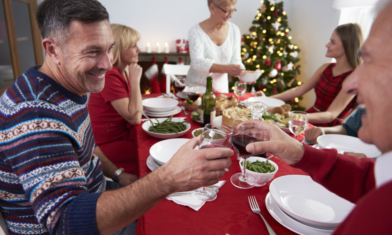 PRAZNIČNA TRPEZA U BUGARSKOJ SKUPLJA NEGO LANE Evo koliko treba da izdvoji porodica za praznike