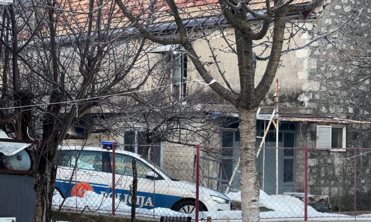 NA CETINJU ZASTAVE NA POLA KOPLJA Obeležena godišnjica tragedije, prošle godine ubijeno 13 osoba