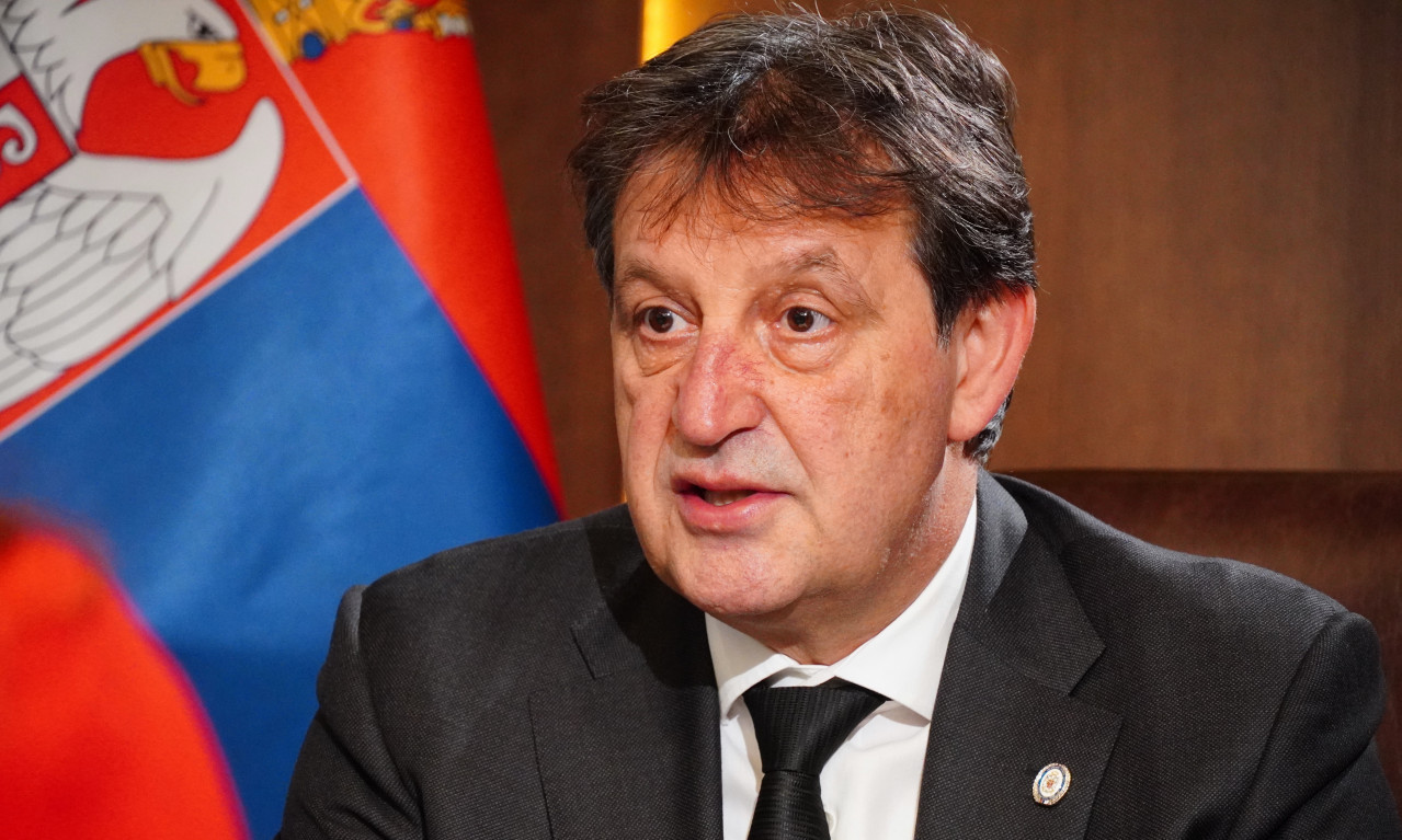 GAŠIĆ: MARINIKA IZVRĆE SLIKU STVARNOSTI Ministar odbrane o spornoj reakciji Tepićeve