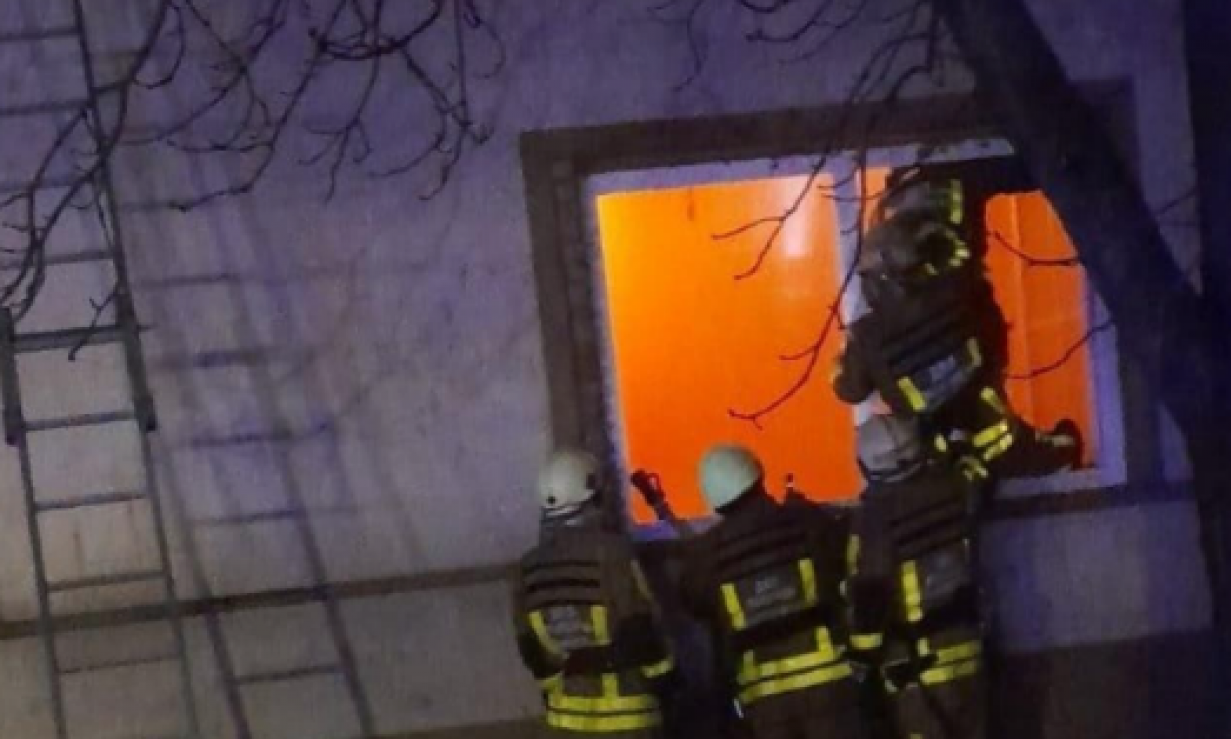 VATRA UNIŠTILA NAJMANJE 15 KUĆA KOD PROKUPLJA Požar se nezaustavljivo širi na okolna mesta!