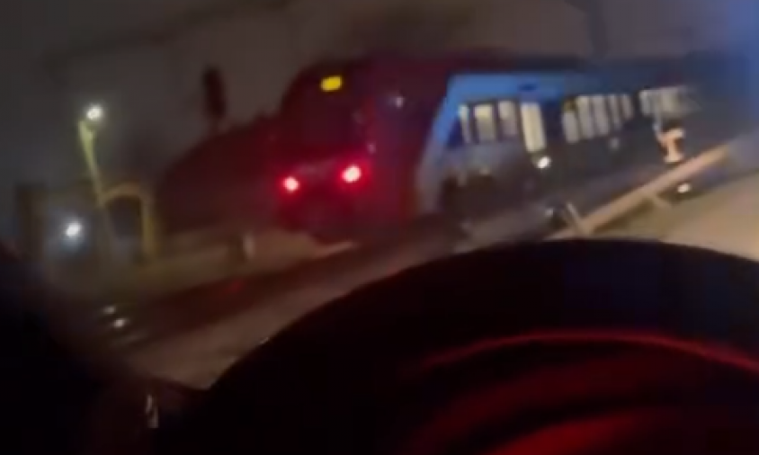SUDAR VOZOVA U SLOVAČKOJ, PUTNIK PREPRIČAO ŠTA JE VIDEO: "Letele su stvari, nisam znao šta se dešava! Morao sam da zbrinem saputnika"