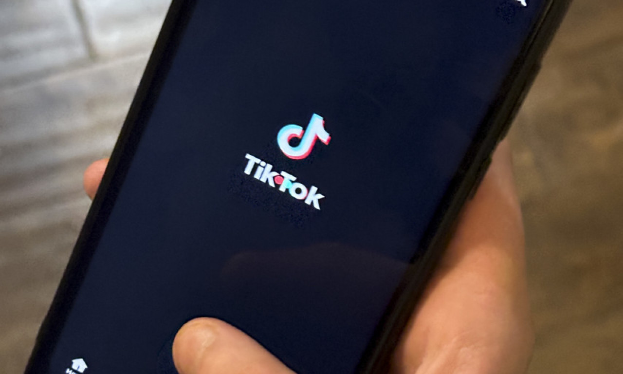 TINEJDŽER (15)  NAJAVIO NAPAD NA TIKTOKU Policija hitno reagovala