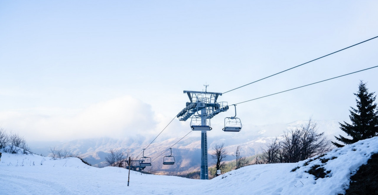 SKI-PAS NA OVOJ PLANINI MEĐU NAJJEFTINIJIM U SRBIJI Od juče radi punim kapacitetom, a evo koje staze su u funkciji