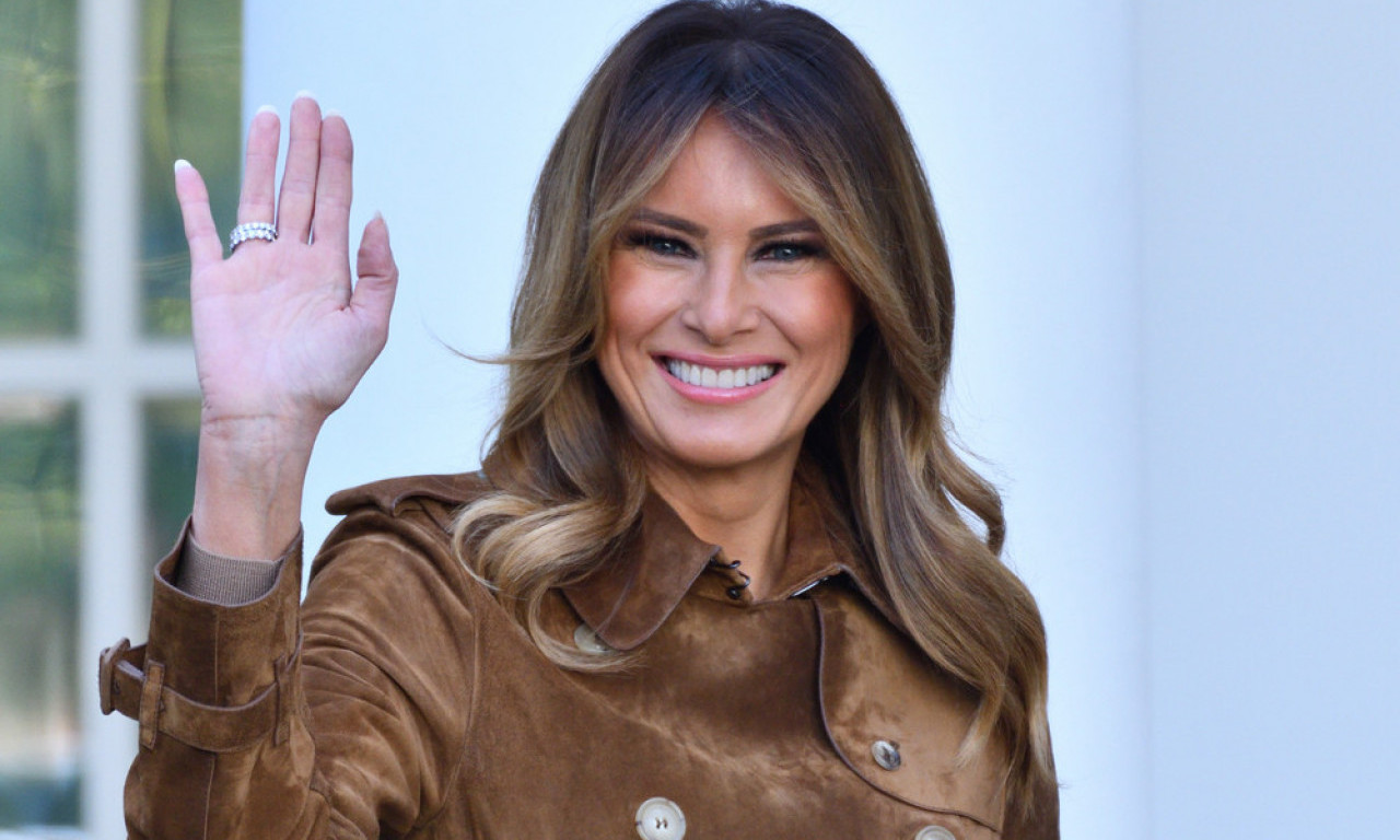 VENČANICA MELANIJE TRAMP NA PRODAJU Diorova bajka traži novu vlasnicu (i to za trećinu cene)