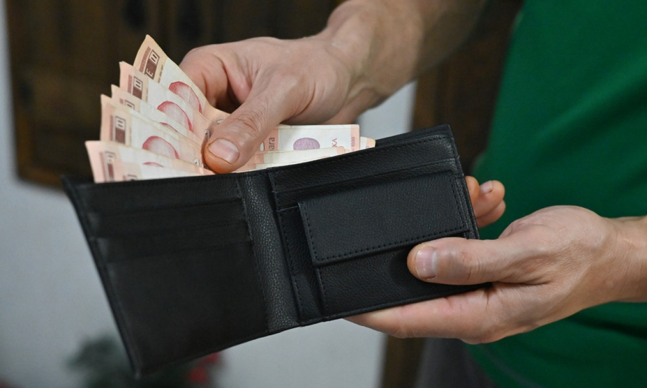 DA LI PROSEČNA PLATA U SRBIJI POKRIVA PROSEČNU POTROŠAČKU KORPU? Evo šta kažu brojke