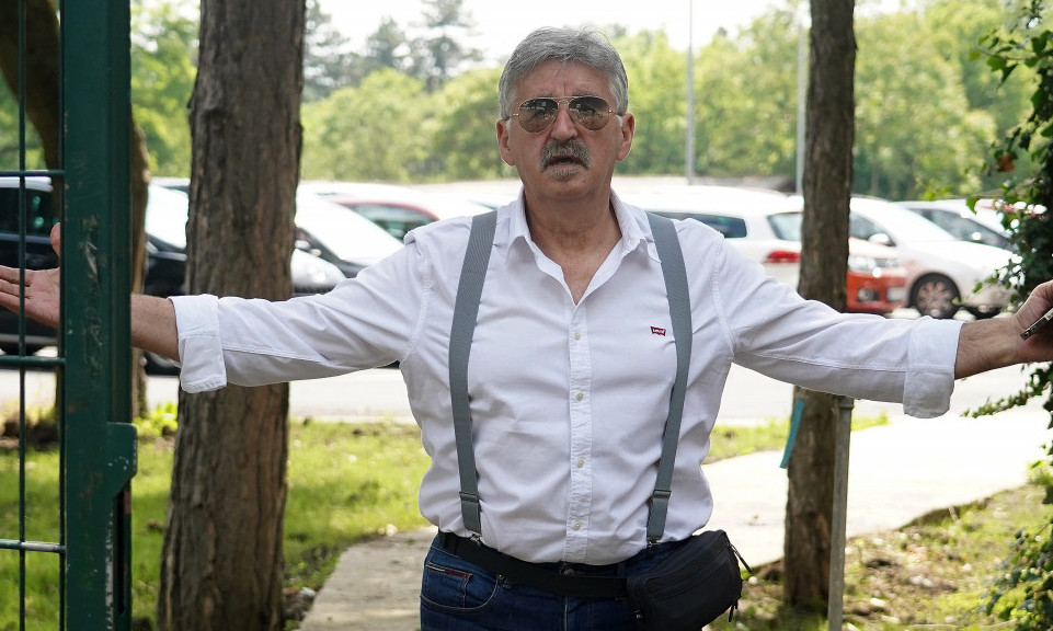 BOSANAC NAPUSTIO ZVEZDE GRANDA: Željko Mitrović ga doveo u Pinkove zvezde - objavljen video potpisivanja ugovora!