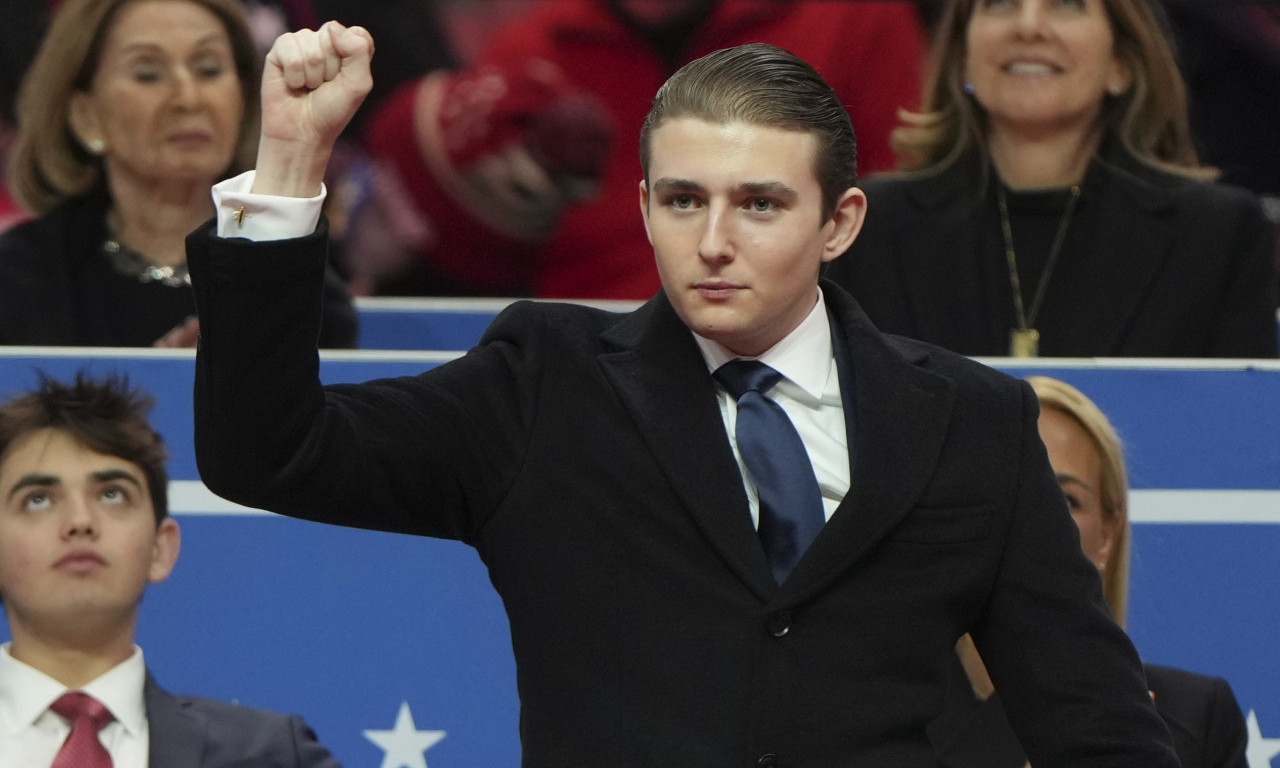 BARON TRAMP ZALJUBLJEN?! Sin Donalda Trampa viđen sa misterioznom devojkom!