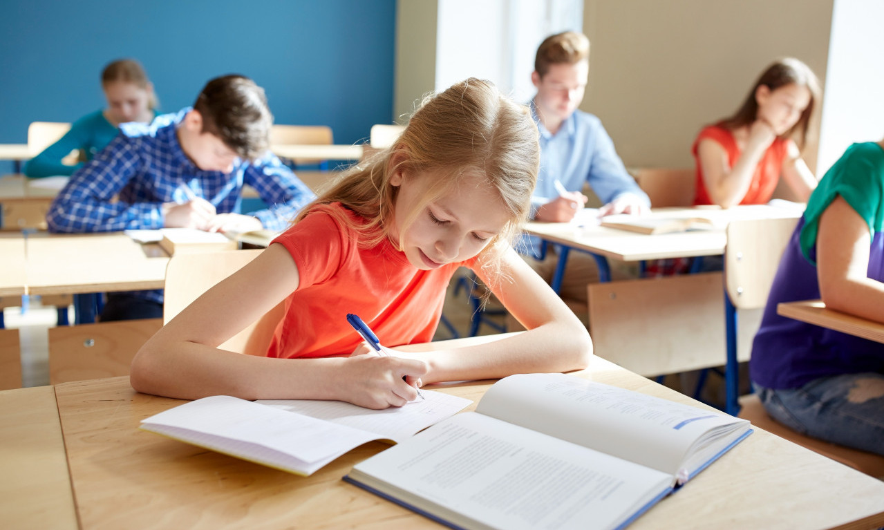 VEĆ POČINJE PRVO TESTIRANJE U ŠKOLAMA! Evo šta pokazuje inicijalni test i zašto je važan za đake