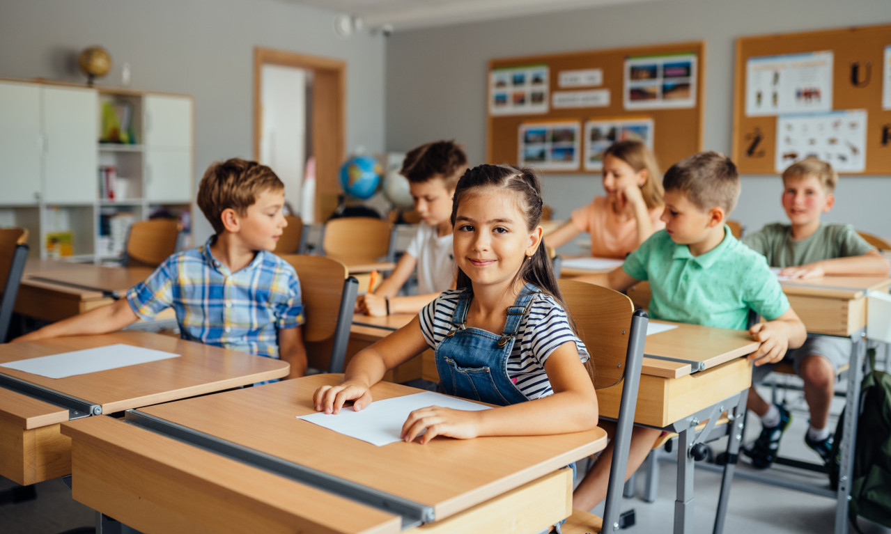 AKO VAM DETE U SEPTEMBRU KREĆE U PRVI RAZRED, OVO MORATE DA ZNATE Važna informacija za roditelje predškolaca (VIDEO)