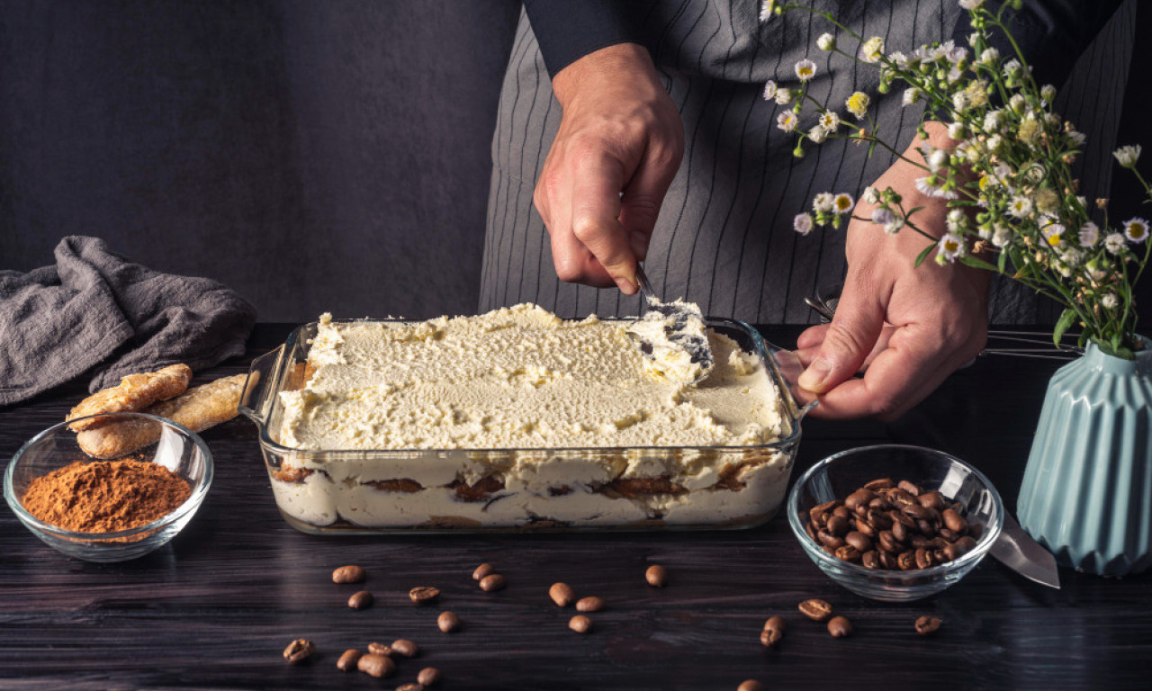 IZVOLITE U SALONU! KO ŽELI DA PROBA 240 TIRAMISUA? Italija traži sudije za degustaciju, evo šta je jedini zahtev