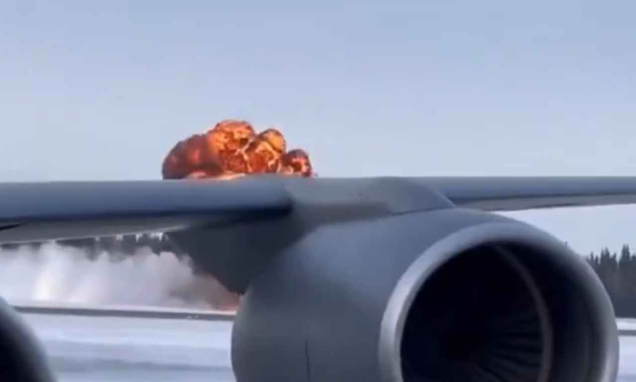 AVION UDARIO KRILOM U PISTU Evo šta je sa putnicima