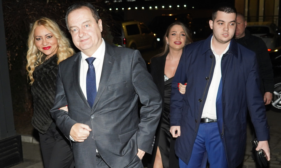 OGLASILA SE DAČIĆEVA BIVŠA SNAJKA POSLE VESTI DA JE MINISTAR U TEŠKOM STANJU: "Sa Lukom sam, nadamo se..."