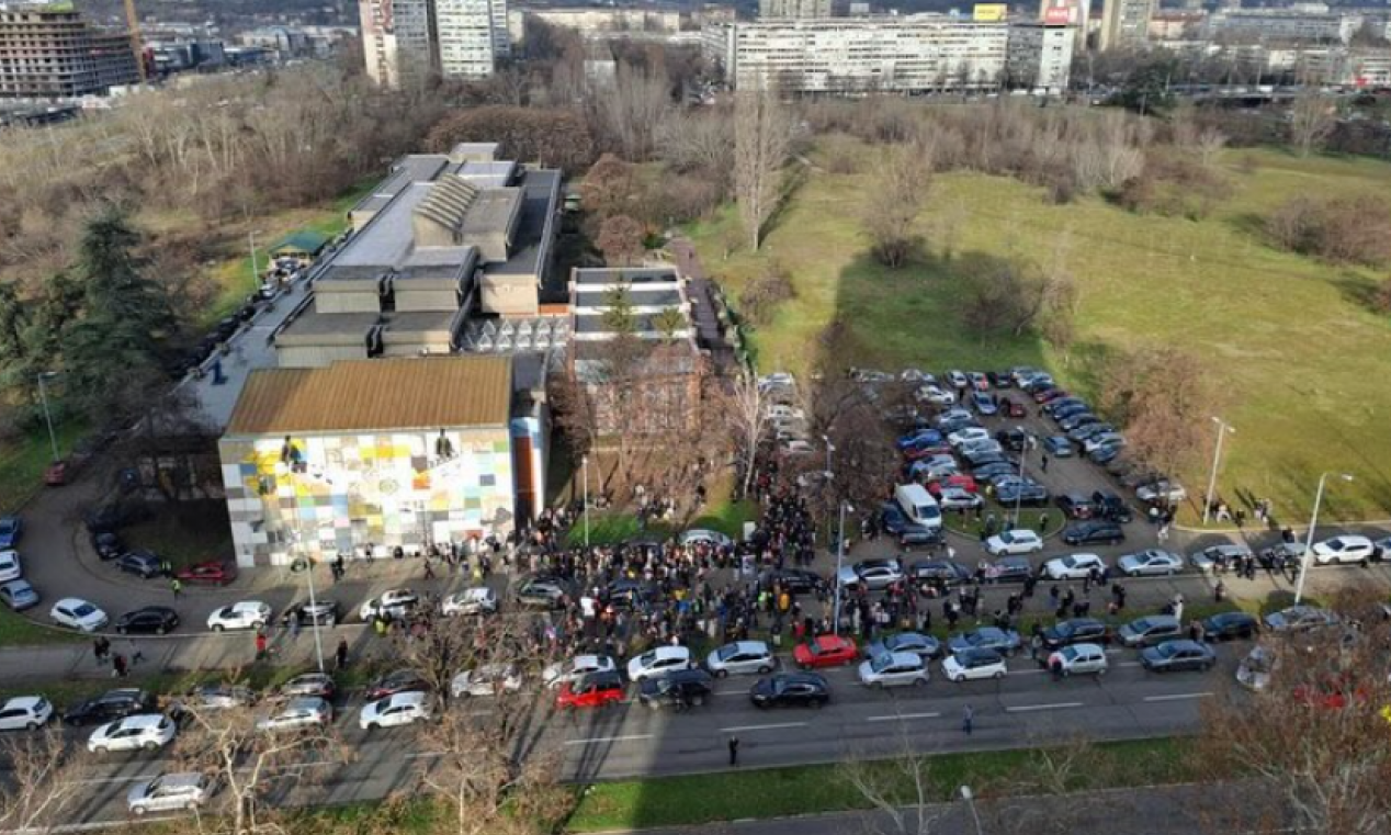 ŠTA SE DEŠAVA SA OPTUŽENIMA ZA NAPAD NA STUDENTE ISPRED FDU? Suđenja nije bilo! Evo i zbog čega
