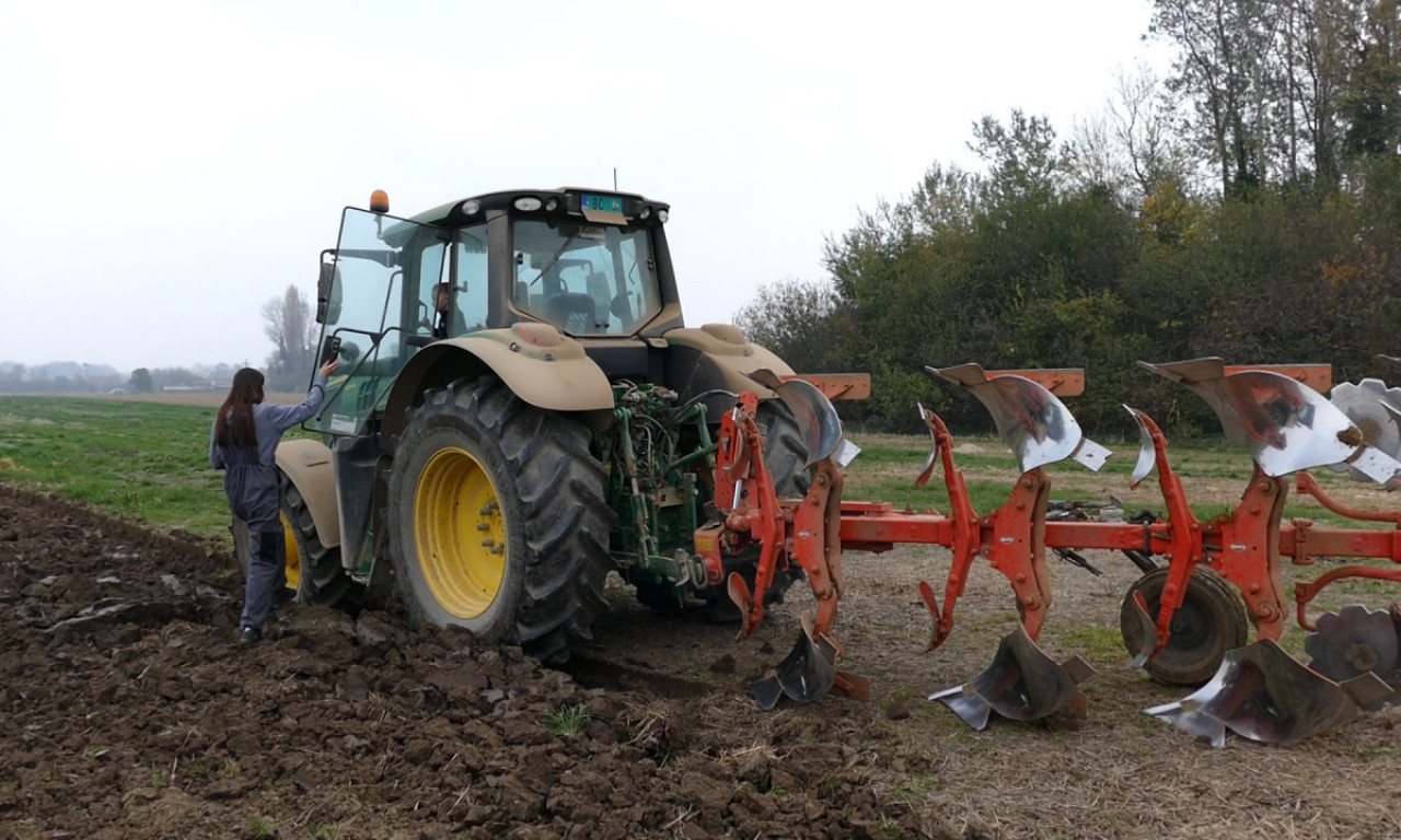 OVAKO IZGLEDA ŽIVOT ŽENA NA SELU U SRBIJI Rad od jutra do mraka, bez plate i zdravstvene zaštite