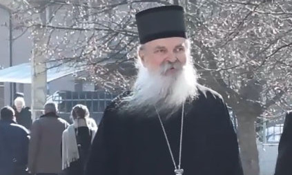MITROPOLIT TEODOSIJE GLASAO NA IZBORIMA NA KOSOVU (VIDEO)
