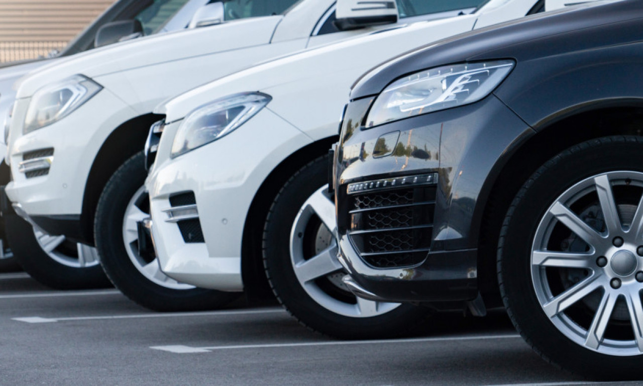 NOVE PARKING-ZONE U CENTRU BEOGRADA Vozači, dobro pogledajte - evo šta znače ljubičasta, crvena i bela zona