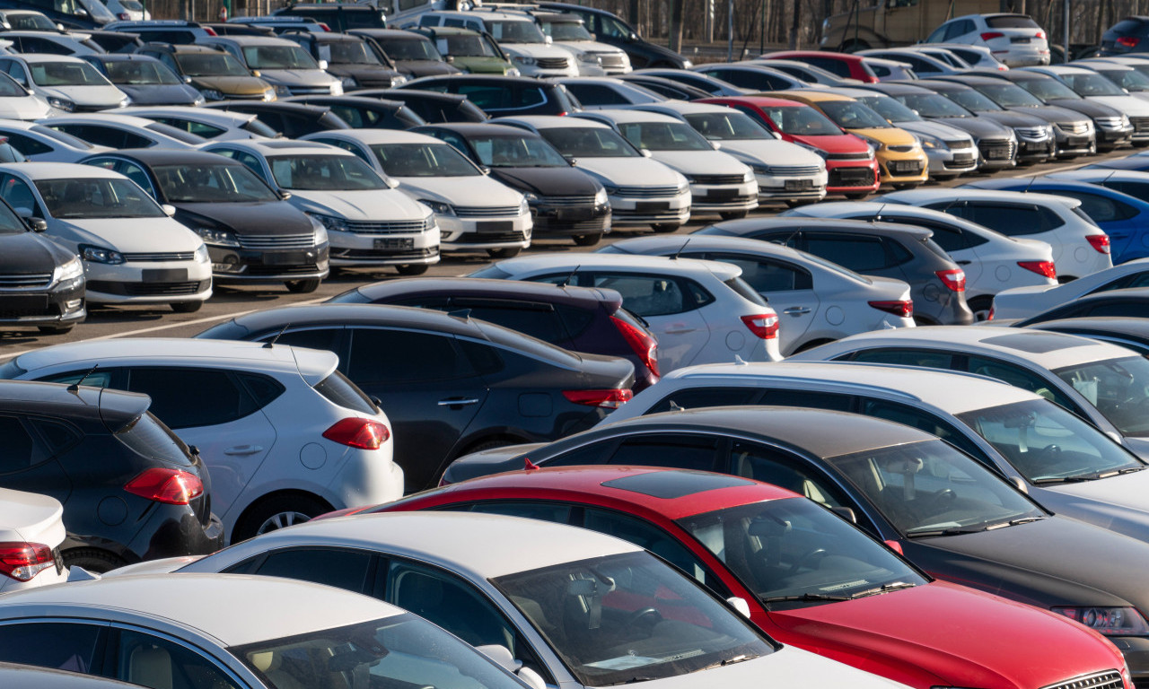 ŠTA JE SA CENAMA POLOVNIH AUTOMOBILA U SRBIJI? Kreće panika - ako planirate kupovinu u 2026, imamo loše vesti