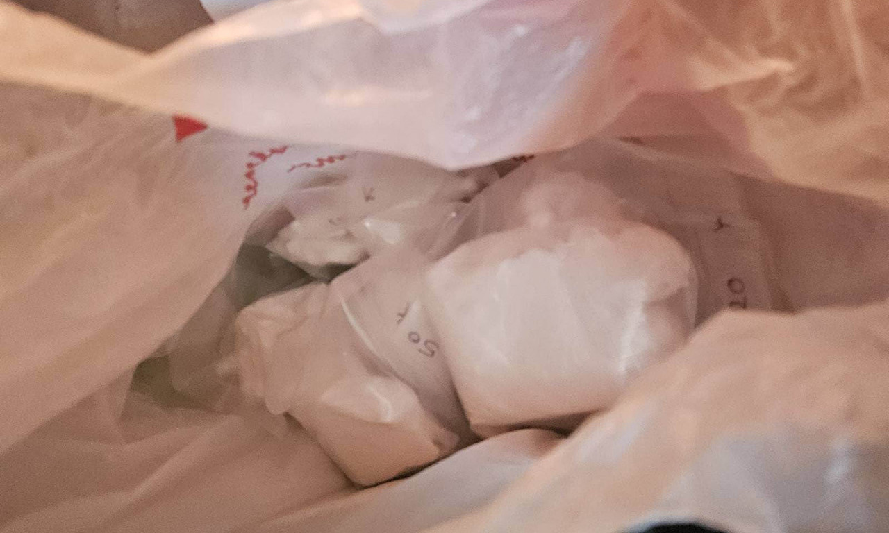 MUŠKARAC I ŽENA IZ SRBIJE "PALI" U RUMUNIJI Policija kod njih pronašla ogromne količine kokaina