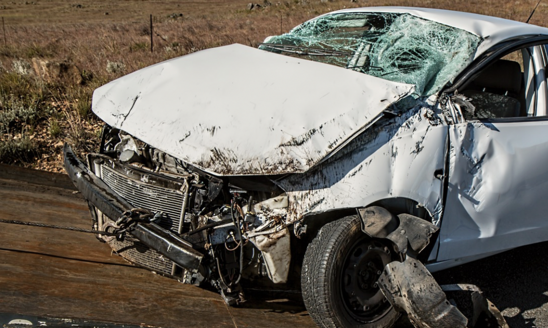 POGINUO MLADIĆ! Audijem se zakucali u drvo i prevrnuli, teška nesreća u Kolašinu