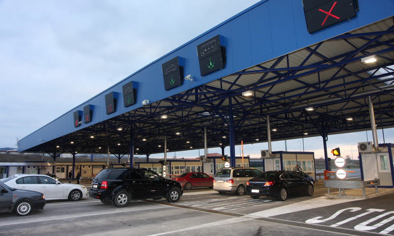 ZLATO, DUKATI I "AUDI" Carinici na Horgošu razotkrili krijumčara, evo šta su sve pronašli