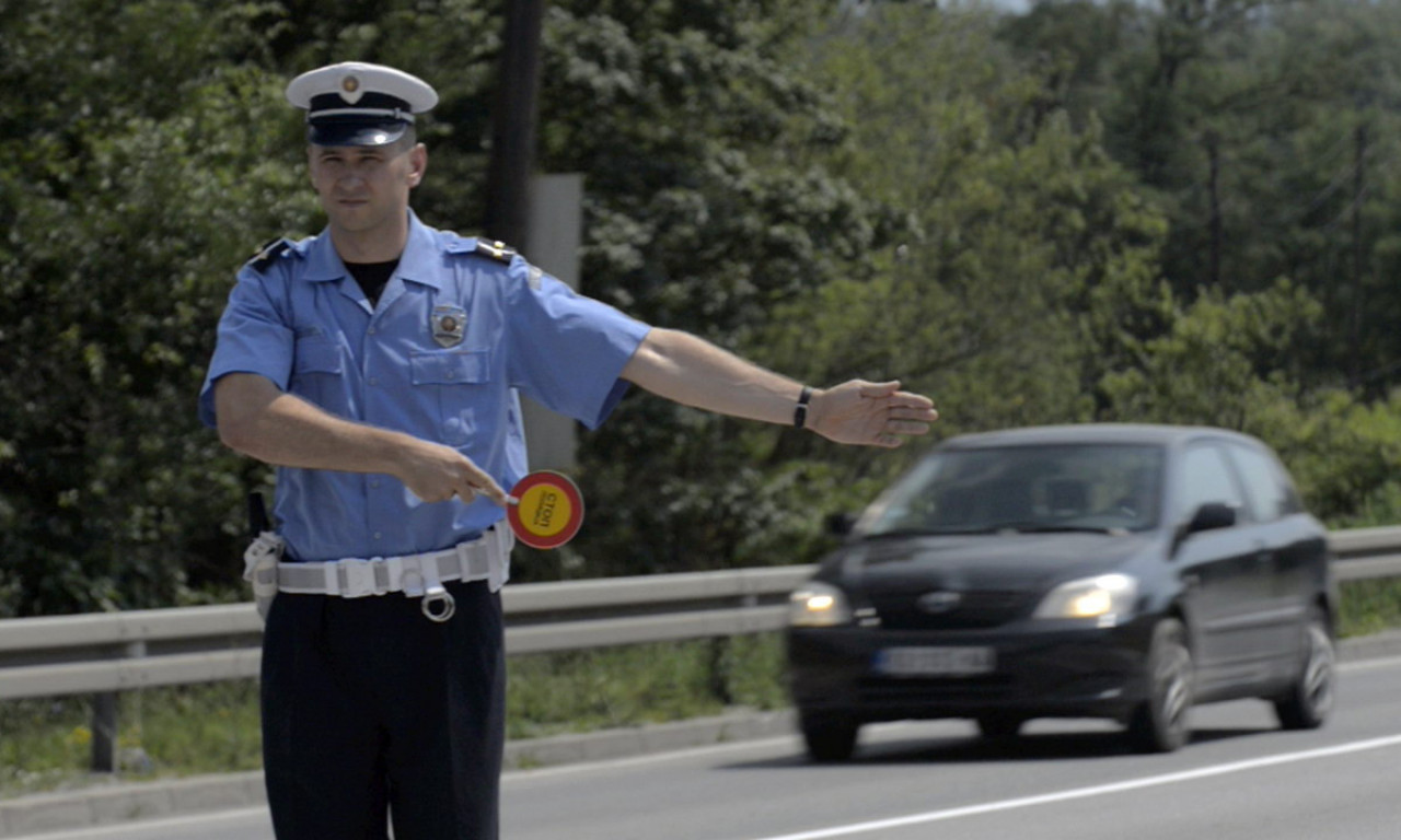 KAD SU VIDELI KOLIKO JE POPIO, I POLICAJCI SU ZANEMELI Pijani vozač isključen iz saobraćaja u Prokuplju