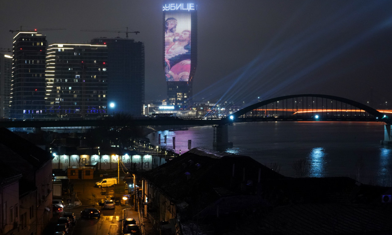 VELIČANSTVENI PRIZORI IZ BEOGRADA: Sve je u bojama srpske trobojke!  (FOTO)