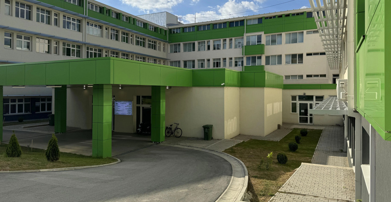 TELO MUŠKARCA PRONAĐENO KOD BOLNIČKE KAPIJE Užas u Vranju!