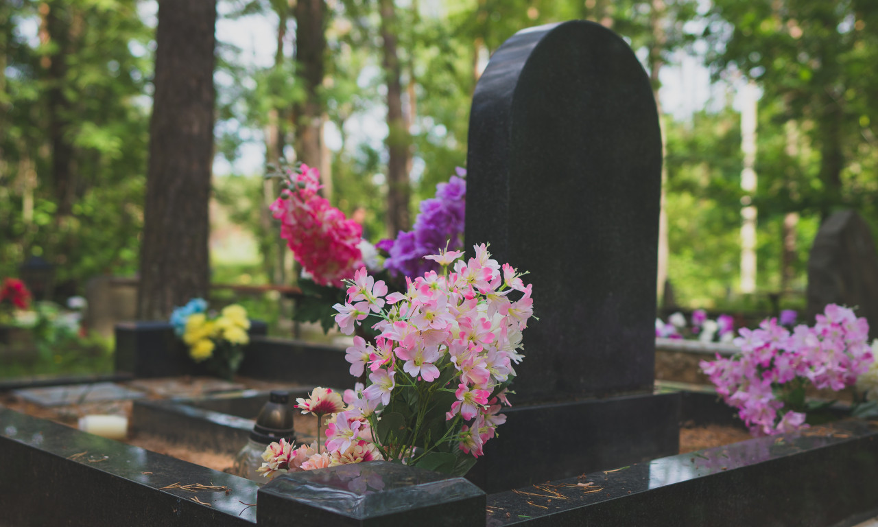 DUHOVSKE ZADUŠNICE U SUBOTU PRED TROJICE Evo šta svaki vernik treba da uradi tog dana