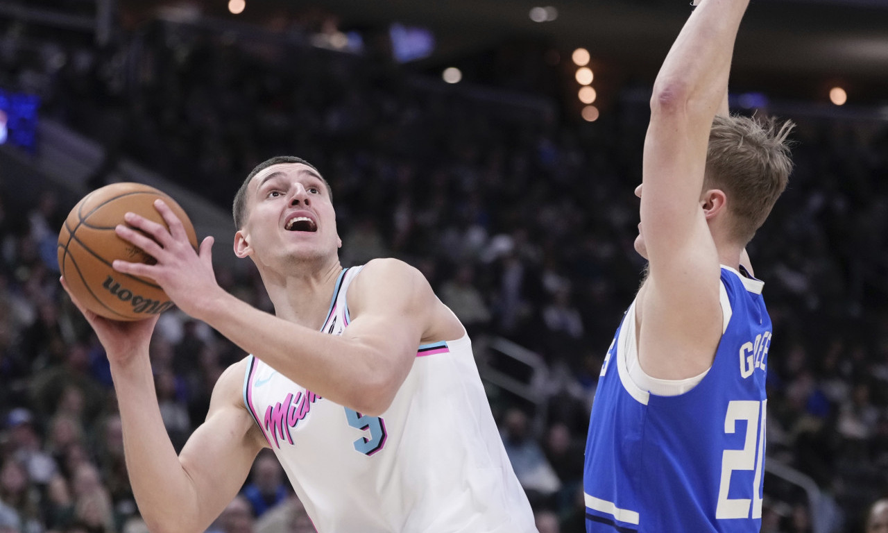 JOVIĆ NIKAD BOLJI, ALI.....Klivlend rasturio Majami, uzaludna partija sezone Srbina