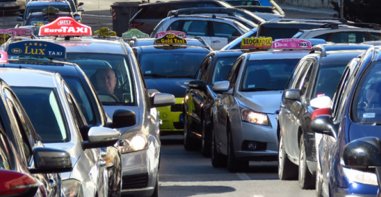 TAXI SE OD SADA NARUČUJE DRUGAČIJE Pogledajte kako možete da dođete do prevoza